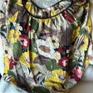 Philosophy floral short sleeved blouse in S